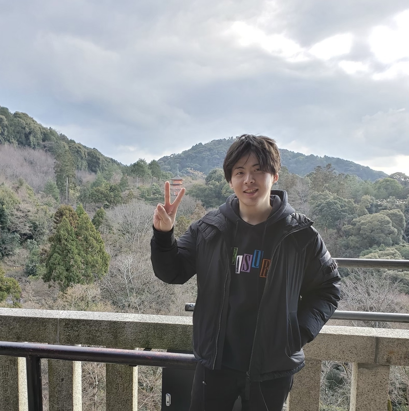 プロフィール